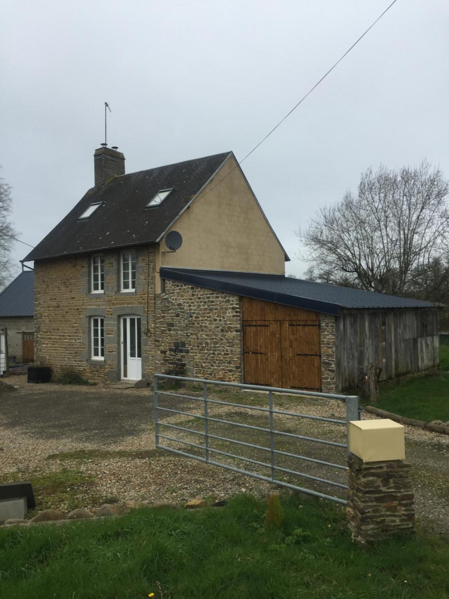 Spacious, Rustic Studio Space For 2 Persons Saint-Cyr-du-Bailleul Zewnętrze zdjęcie